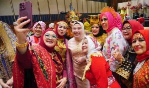 Ketua Badan Kerjasama Organisasi Wanita (BKOW) Sumatera Selatan, Lidyawati Cik Ujang bersama para pengurus BKOW Sumsel, Rabu (20/8/2025). Foto: Humas Pemprov Sumsel.