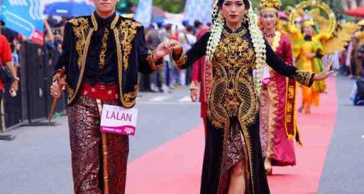 Para peserta Sekayu Karnapal 2025 yang unjuk kebolehan, Selasa (19/8/2025). Foto: Kominfo Muba.