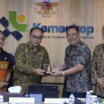 Wakil Gubernur Sumsel H. Cik Ujang saat bertemu dengan Menteri Koperasi RI, Budi Arie Setiadi, di Jakarta, Jumat (22/8/2025). Foto: Humas Pemprov Sumsel.
