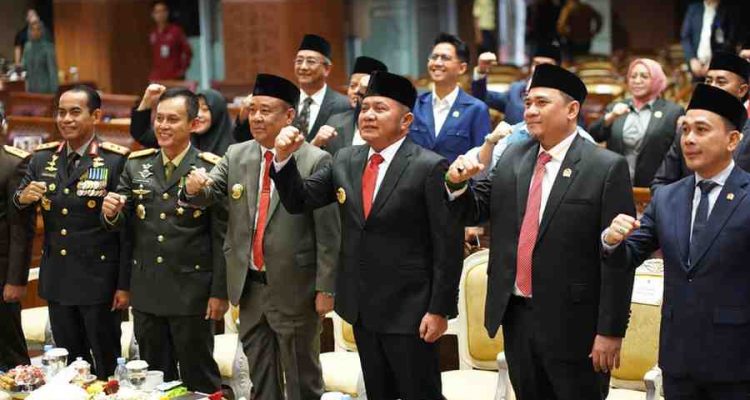 Para pimpinan DPRD Sumsel, Gubernur Sumsel, dan Forkompinda saat jelang mendengarkan pidato kenegaraan Presiden Prabowo Subianto, JUmat (15/8/2025). Foto: Humas Pemprov Sumsel.