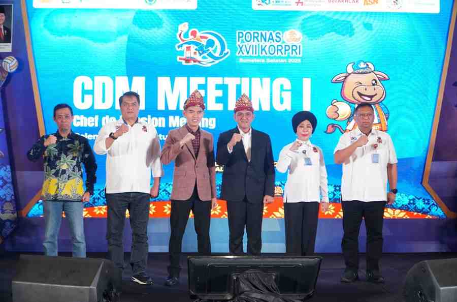 Sekda Sumsel, Edward Candra hadiri dan membuka meeting Pekan Olahraga Nasional (Pornas) Korps Pegawai Republik Indonesia (KORPRI) XVII, Chef de Mission (CdM) Meeting I yang digelar di Hotel Aryaduta Palembang, Kamis (7/8/2025). Foto: Humas Pemprov Sumsel.