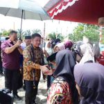 Gubernur Sumsel, Herman Deru meninjau Posbankum Desa Air Bening, Kecamatan Rawas Ilir, Kabupaten Musi Rawas Utara (Muratara), Minggu (24/8/2025). Foto: Humas Pemprov Sumsel.