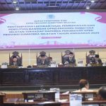 Gubernur Sumsel, Herman Deru bersama Ketua DPRD Sumsel, Andie Dinialdie dan para pimpinan DPRD Sumsel. Foto: Humas Pemprov Sumsel.