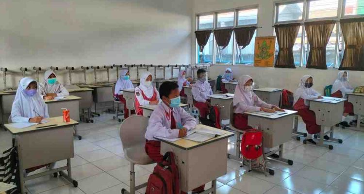 Ilustrasi para siswa SD di Palembang belajar di kelas. Foto: Dok Sumselheadline.com.