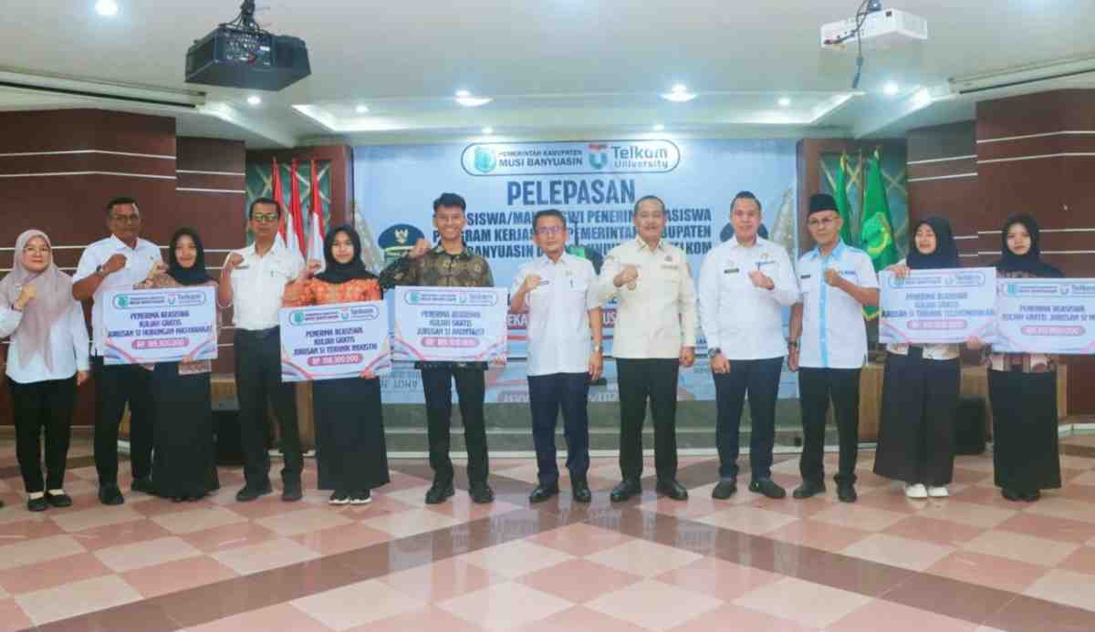 Para calon mahasiswa asal Muba yang mendapat beasiswa dari Pemkab Muba, Rabu (20/8/2025). Foto: Kominfo Muba.