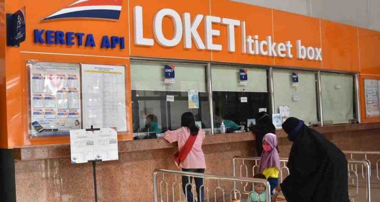 Suasana di loket Kertapati, Palembang. Foto: IST/palembangekpress.