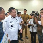 Bupati Muba, HM Toha saat diwawancarai wartawan. Foto: Kominfo Muba.