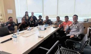 Para pengurus DPD PJS Sumsel bersilaturrahim dengan jajaran Bank Sumsel Babel (BSB) Jakabaring, Palembang, Kamis (7/8/2025). Foto: Dok PJS Sumsel.