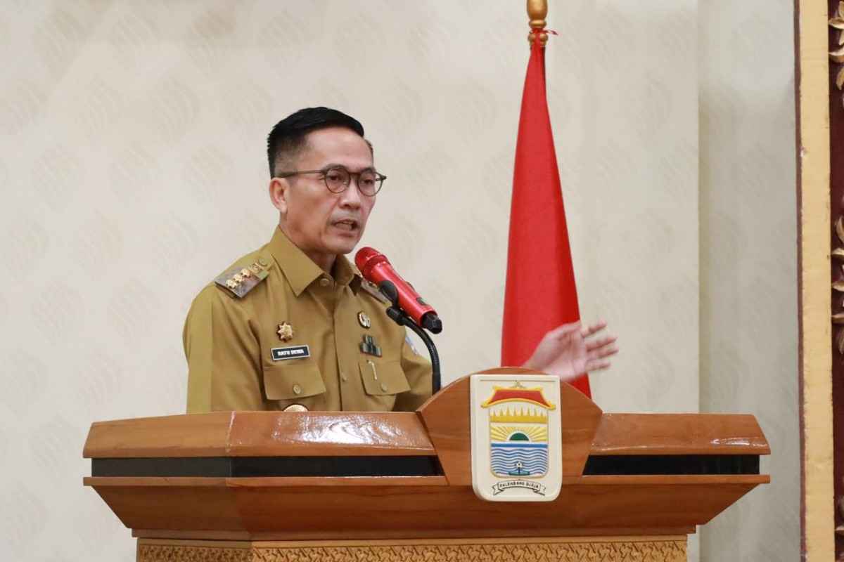 Walikota Palembang, Ratu Dewa saat hadir di paripurna DPRD membahasa APBD Perubahan 2025. Foto: Sumselheadline/Pitria.