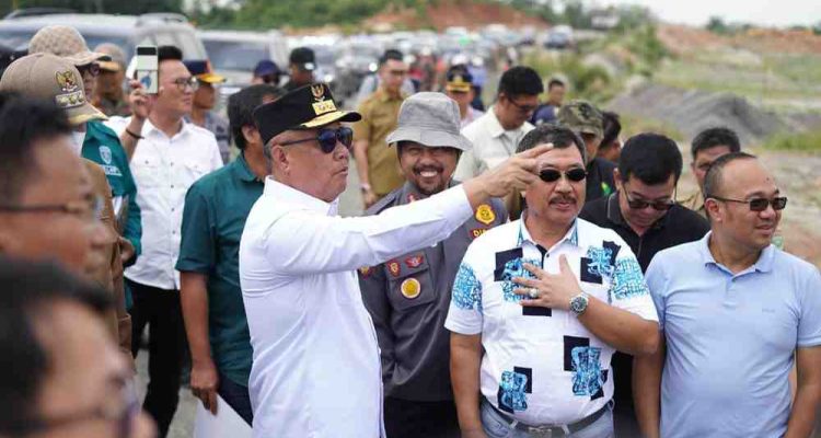 Wagub Sumsel, Cik Ujang meninjau rencana jalan khusus pertambangan di Lahat, Senin (11/8/2025). Foto: Humas Pemprov Sumsel.