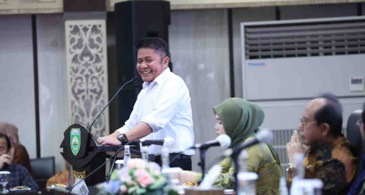 Gubernur Sumsel, Herman Deru saat mnerima kunjungankerja anggota DPD RI di Ruang Bina Praja, Pemprov Sumsel, Senin (15/9/2025). Foto: Humas Pemprov Sumsel.