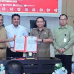 Gubernur Sumsel, Hermen Deru dan Kasatgas KPK Wilayah II, Untung Wicaksono hadiri rapat Koordinasi Program Pemberantasan Korupsi Terintegrasi Tahun 2025 di Graha Bina Praja, Selasa (23/9/2025). Foto: Humas Pemprov Sumsel.