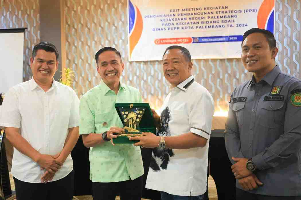 Kepala Kejaksaan Negeri (Kajari) Palembang, Hutamrin dan Walikota Palembang, Ratu Dewa, Rabu (3/9/2025). Foto: Kominfo Palembang.