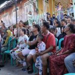 Wali Kota Palembang, Ratu Dewa saat menyapa warga korban kebakaran di Lorong Khotib, Kelurahan 35 Ilir, Kecamatan Ilir Barat II, Kamis (25/9/2025). Foto: Kominfo Palembang.