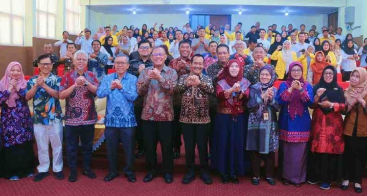 Wabup Muba, Rohman bersama para pejabat Unsri pada kulaih umum Fakultas Keguruan Unsri, Jumat (*12/9/2025). Foto: Kominfo Muba.