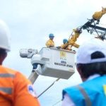 Perbaikan jaringan listrik PLN. Foto: Dok PLN