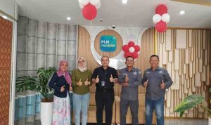 Ketua DPD PJS Sumsel, Edi Triono, didampingi jajaran pengurus, saat silaturahmi dengan jajaran PLN UID S2JB, pada hari Rabu, tanggal 27 Agustus 2025, di Kantor PLN UID S2JB, Palembang. foto : PJS Sumsel.