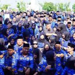 Bupati Muba, HM Toha bersama sejumlah pejabat foto bersama para PPPK yang baru dilantik, Kamis (25/9/2025). Foto: KOminfo Muba.