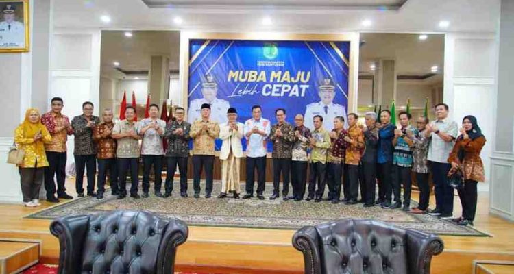 Para anggota Dewan Pendidikan Kabupaten Muba melakukan audiensi dengan Bupati Muba HM Toha Tohet SH, bersama OPD di Guest House Griya Bumi Serasan Sekate, Jumat (19/9/2025). Foto: Kominfo Muba.