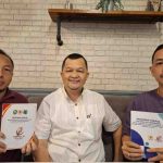 Dr Hendri Zainuddin, SH (baju putih). Foto: IST