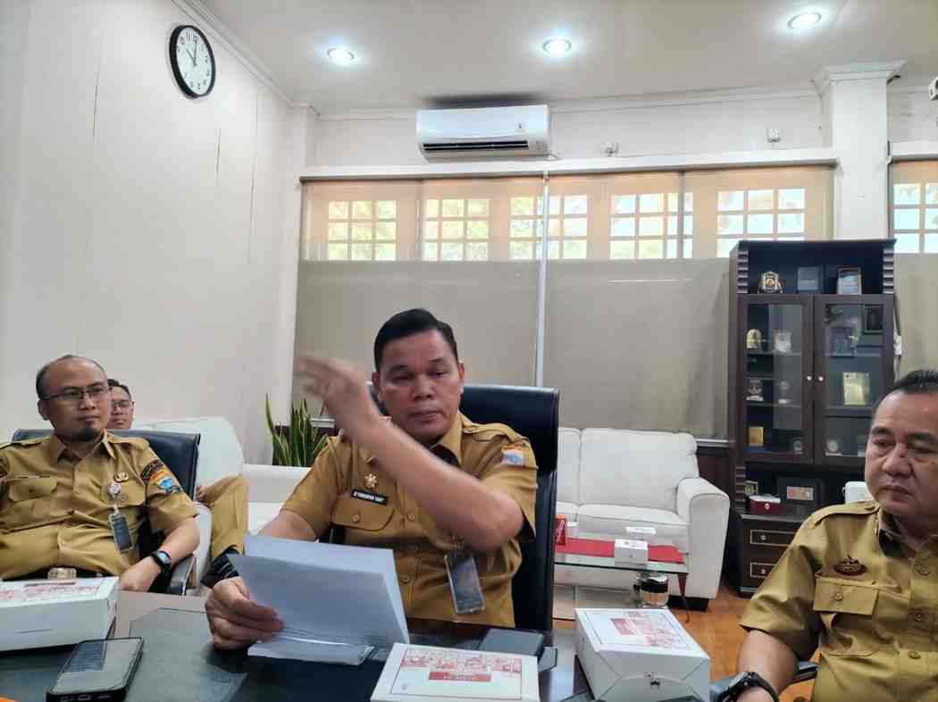 asn Kepala Badan Kepegawaian dan Pemberdayaan Sumber Daya Manusia (BKPSDM) Kota Palembang, Yanuarpan Yani dan staf. Foto: Kominfo Palembang.