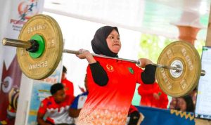 Atlet angkat besi Kabupaten Muba meraig medali emas dan perak di ajang Porprov, Sabtu (18/10/2025). Foto: Kominfo Muba.