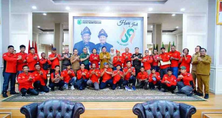 Bupati Muba, HM Toha menerima para pengurus Cabang Federasi Serikat Buruh Perkebunan Indonesia (FSBPI) Kabupaten Muba, Senin (20/10/2025). Foto: Kominfo Muba.