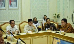Walikota Palembang, Ratu Dewa dan Wakil Walikota, Prima Salam menerima audiensi managemen ​PT Masa Depan Indonesia (MDI), Rabu (8/10/2025). Foto: Kominfo Palembang.