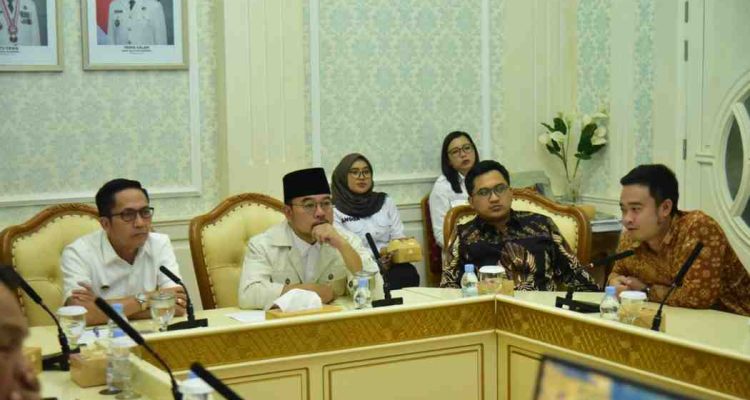 Walikota Palembang, Ratu Dewa dan Wakil Walikota, Prima Salam menerima audiensi managemen ​PT Masa Depan Indonesia (MDI), Rabu (8/10/2025). Foto: Kominfo Palembang.