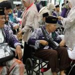 Pemeriksaan kesehatan para jemaah haji Sumsel sebelum keberangkatan. Foto: Dok Kemenag Sumsel.