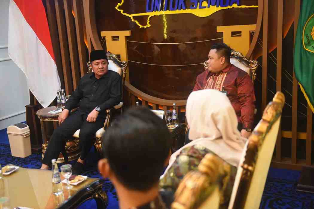 Gubernur Sumsel H. Herman Deru menerima RCEO PT Pegadaian Kanwil III Sumbagsel, Novryandi, beserta jajarannya, Senin (13/10/2025). Foto: Humas Pemprov Sumsel.