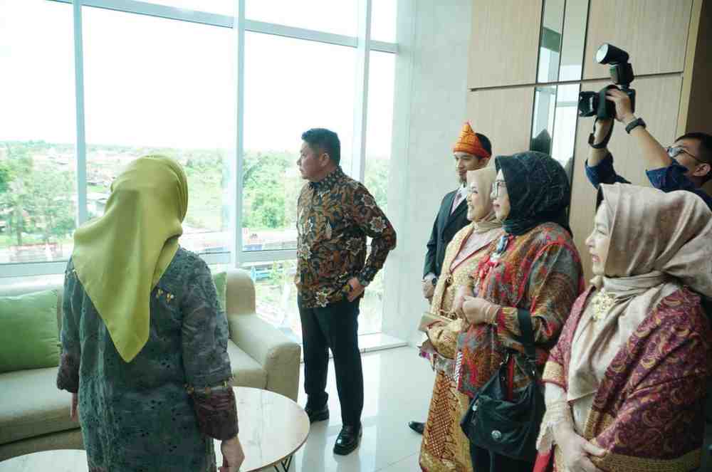 deru (14) Gubernur Sumatera Selatan (Sumsel), Dr H Herman Deru meresmikan beroperasinya Rumah Sakit (RS) Permata Palembang dalam acara Grand Opening yang berlangsung di Jalan Soekarno-Hatta, Sabtu (25/10/2025). Foto: Humas Pemprov Sumsel.