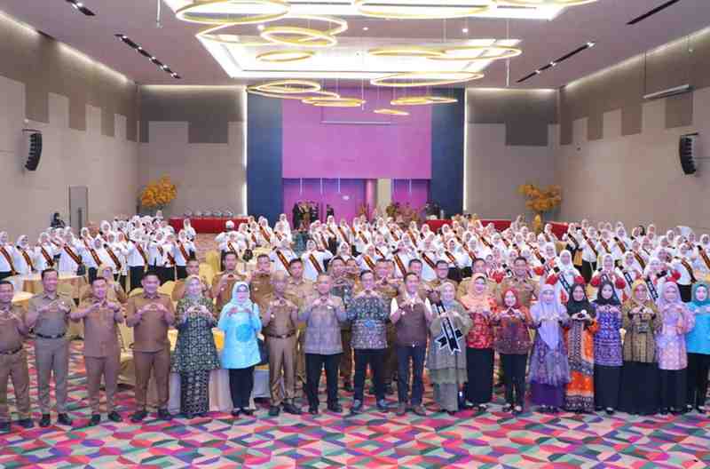 Walikota Palembang, Drs H Ratu Dewa, MSi saat hadir di pengukuhkan Kelompok Kerja (Pokja) Bunda PAUD Kota Palembang di Hotel Grand Zuri, Selasa (14/10/2025). Foto: Kominfo Palembang.