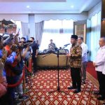 Gubernur Sumsel Dr. H. Herman Deru saat usai menandatangani Nota Kesepahaman dan Serah Terima Lahan Pembangunan Pelabuhan Palembang Baru, Tanjung Carat, Jumat (31/10/2025). Foto: Humas Pemprov Sumsel.