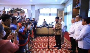 elabuhan Gubernur Sumsel Dr. H. Herman Deru saat usai menandatangani Nota Kesepahaman dan Serah Terima Lahan Pembangunan Pelabuhan Palembang Baru, Tanjung Carat, Jumat (31/10/2025). Foto: Humas Pemprov Sumsel.