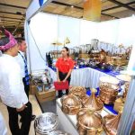 Gubernur Sumsel, Herman Deru bersama Kedua DPP Kadin Anindia Bakrie melihat Kadin Sumsel Expo di Transmart, Selasa (21/10/2025). Foto: Humas Pemprov Sumsel.