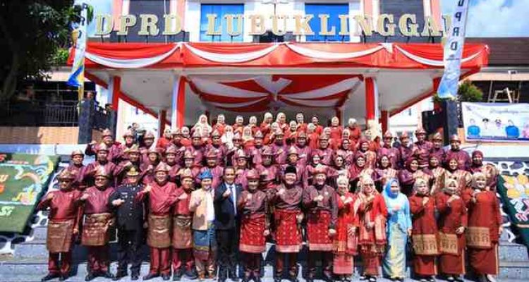 Gubernur Sumsel, Herman Deru bersama para pejabat dan anggota DPRD LUbuklinggau, Jumat (17/10/2025). Foto: Humas Pemprov Sumsel.