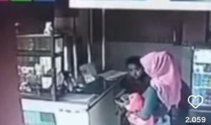 Korban bersama seorang pria saat ceck in di hotel. Foto: screenshot medsos.