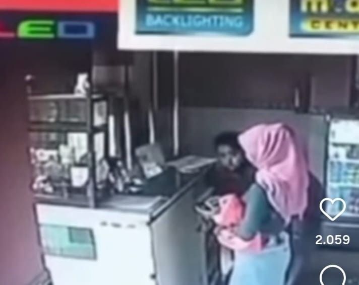 Korban bersama seorang pria saat ceck in di hotel. Foto: screenshot medsos.