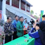 Kadis Kebudayaan Palembang, Sulaiman Amin saat diwawacarai wartawan di halaman Museum SMB II, JUmat (17/10/2025). Foto: Kominfo Palembang.