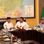 Gubernur Sumsel, Hermen Deru bersama Menteri BPN, Nusron Wahip memimpin rakor petanahan di ruang VIP Sriwijaya 2 Bandara Internasional Sultan Mahmud Badaruddin II Palembang, Jumat (10/10/2025). Foto: Humas Pemprov Sumsel.