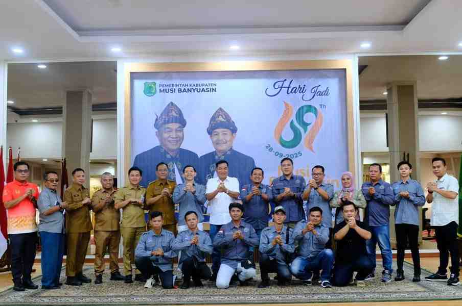 pjs Bupati Musi Banyuasin H M Toha Tohet SH menerima kunjungan silaturahmi Pengurus Dewan Pimpinan Daerah (DPD) Pro Jurnalis Media Siber (PJS) Provinsi Sumatera Selatan di Pendopoan Griya Bumi Serasan Sekate, Selasa (28/10/2025). Foto: Kominfo Muba.