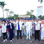 Gubernur Sumsel, Herman Deru bersama para atlet Pornas Korpri Sumsel, Kamis (2/10/2025). Foto: Humas Pemprov Sumsel.
