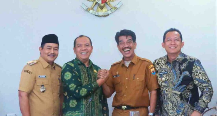 Wakil Bupati Musi Banyuasin, Kyai Rohman, saat menghadiri Rapat Pembahasan Usulan Revisi Permendagri 126/2017 yang digelar di Ruang Rapat Lantai 3, Gedung H Kantor Kementerian Dalam Negeri, Jakarta Pusat, Selasa (14/10/2025). Foto: Kominfo Muba.