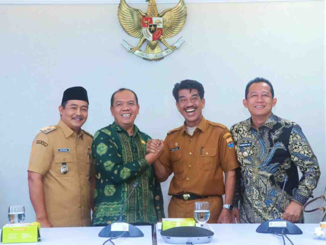 Wakil Bupati Musi Banyuasin, Kyai Rohman, saat menghadiri Rapat Pembahasan Usulan Revisi Permendagri 126/2017 yang digelar di Ruang Rapat Lantai 3, Gedung H Kantor Kementerian Dalam Negeri, Jakarta Pusat, Selasa (14/10/2025). Foto: Kominfo Muba.