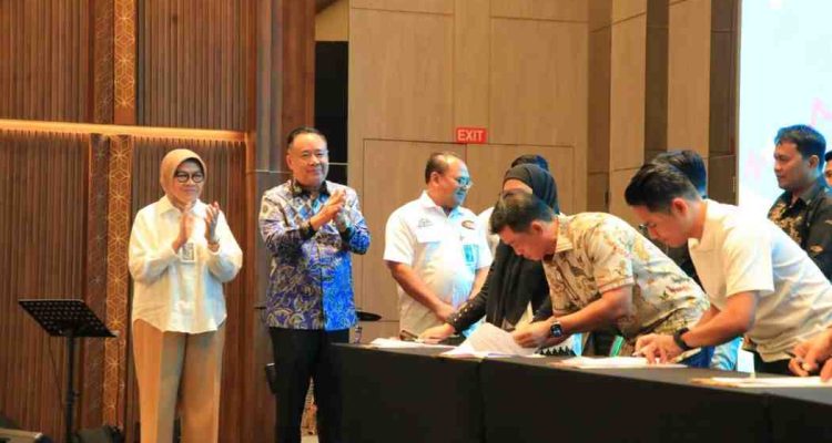 Wagub Sumsel, Cik Ujang saat menghadiri Gathering dan PKS Massal Developer BNI Wilayah 03 yang digelar di Palembang, Jumat (17/10/2025). Foto: Humas Pemprov Sumsel.