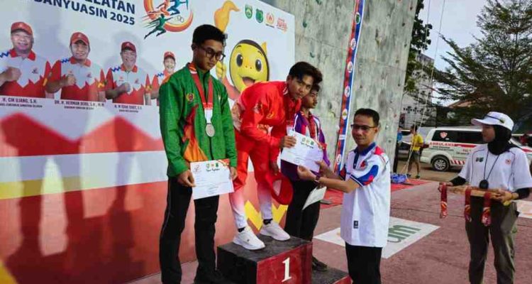 Atlet panjat tebing Muba meraih emas di Porprov XV Sumsel. Foto: Kominfo Muba.