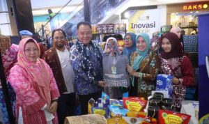 Wakil Gubernur Sumatera Selatan (Sumsel) H. Cik Ujang membuka kegiatan Small Medium Enterprises Exhibition (SMEXPO) 2025 yang digelar oleh PT Pertamina Patra Niaga Regional Sumbagsel di Atrium Palembang Square, Jumat (17/10/2025). Foto: Humas Pemprov Sumsel.