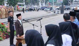 Walikota Palembang, Ratu Dewa memimpin upacara dan pelantikan PPPK dan PNS di BKB Palembang, Senin (13/10/2025). Foto: Kominfo Palembang.
