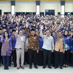 Gubernur Sumsel, Herman deru dan Wagub Cik Ujang bersama ribuan PPPK Pemprov Sumsel usai dilantik, JUmat (31/10/2025). Foto; Humas Pemprov Sumsel.